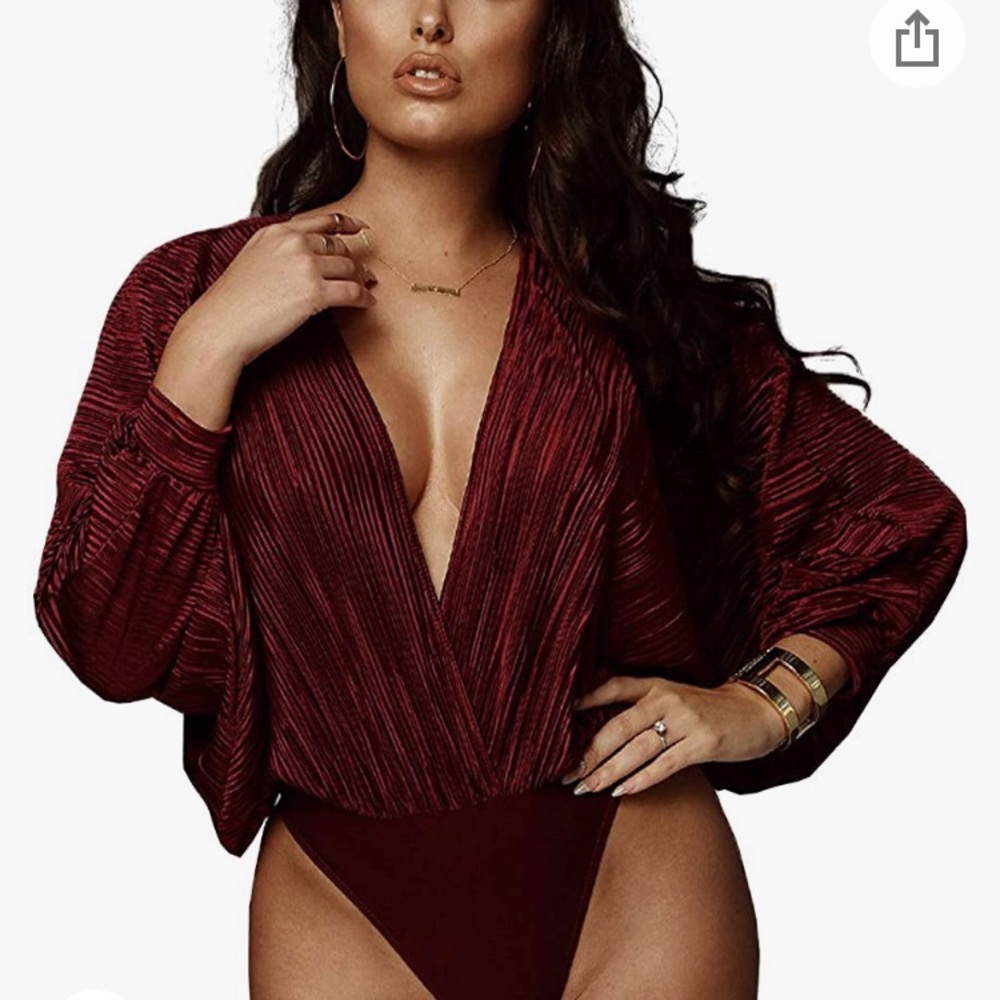 Syydn Low V-cut Red Wine Long Sleeve Bodysuit